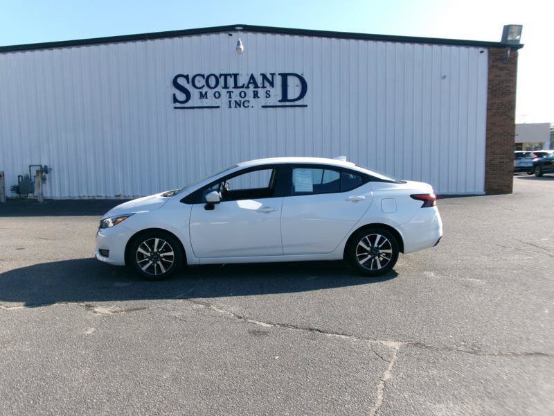 Used 2025 Nissan Versa SV FWD image 1