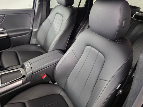 Certified 2025 Mercedes-Benz GLA 250 image 11