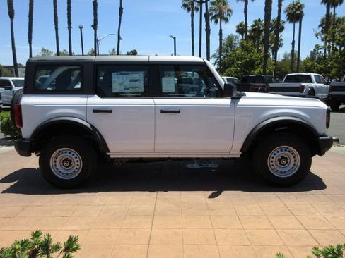 New 2025 Ford Bronco 4-Door AWD/4WD image 5