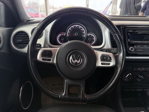 Used 2015 Volkswagen Beetle 1.8T FWD image 42