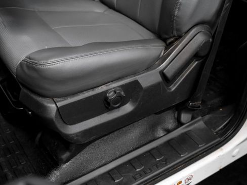 Used 2016 Ford F550 4x4 Crew Cab Super Duty image 26