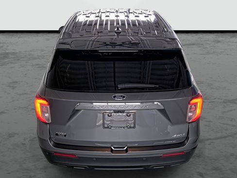 Used 2023 Ford Explorer 4WD image 3