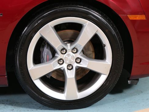 Used 2010 Chevrolet Camaro SS RWD image 14