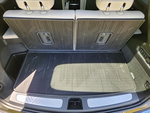 New 2026 Cadillac Vistiq Sport w/ LPO, Floor Liner Package image 24