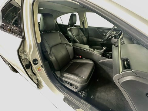 Used 2019 Lexus ES 350 w/ Premium Package FWD image 32