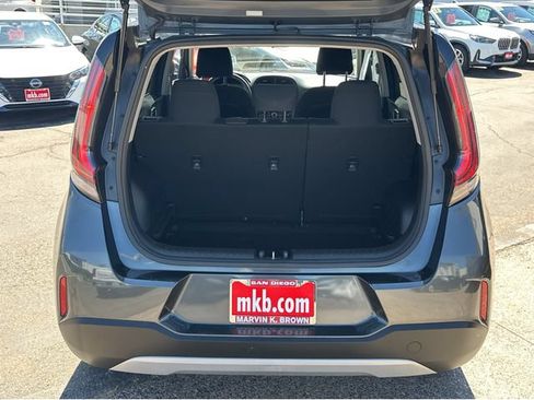Used 2023 Kia Soul LX w/ Option Group 015 FWD image 31