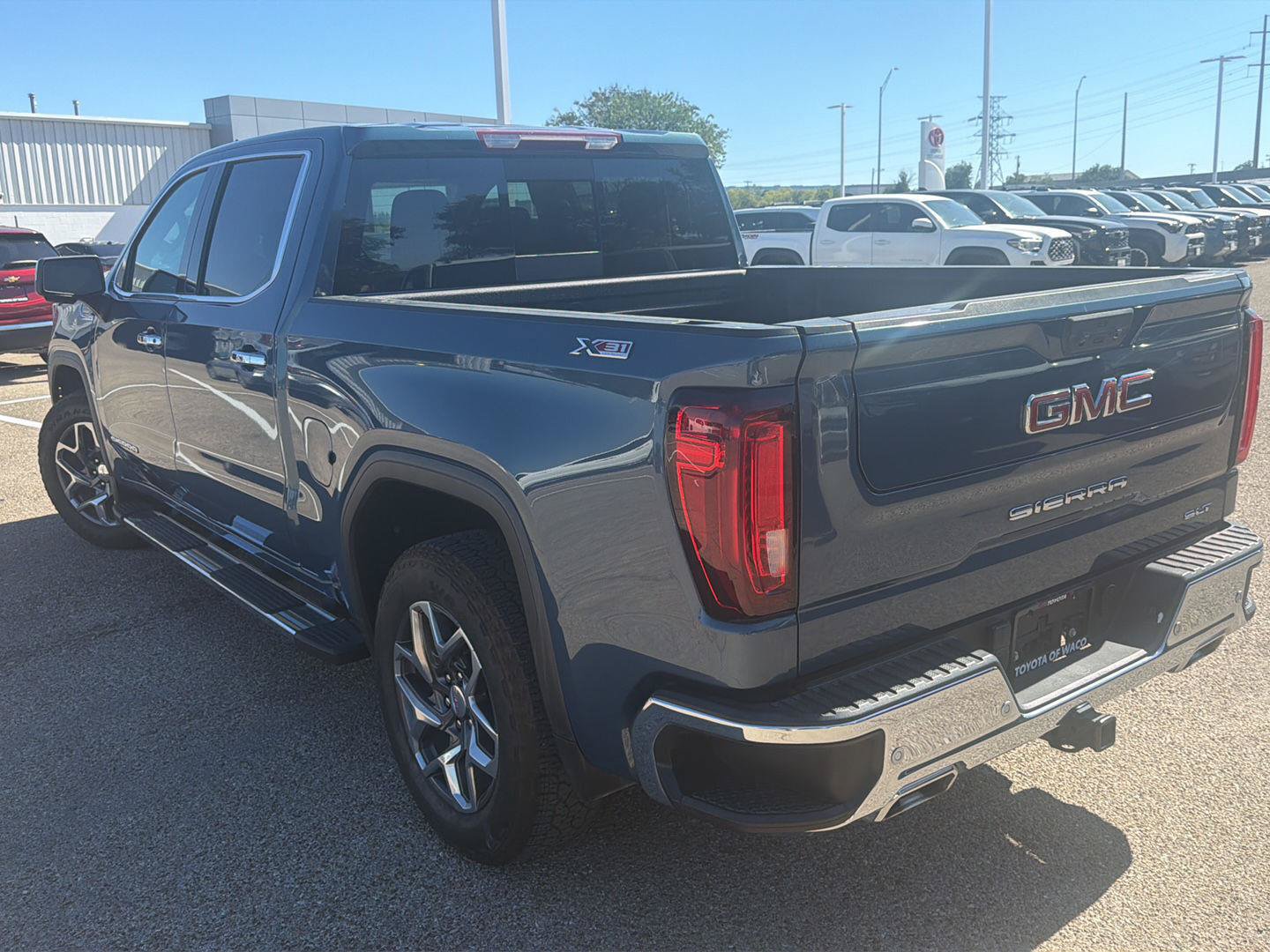Used 2024 GMC Sierra 1500 SLT w/ SLT Premium Plus Package AWD/4WD image 5