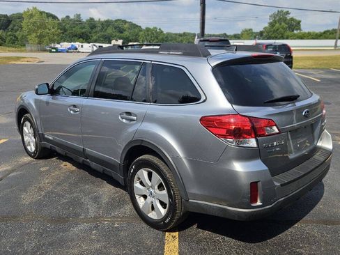 Used 2011 Subaru Outback 2.5i Limited w/ PWR Moonroof Pkg AWD/4WD image 6