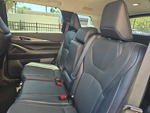 Certified 2023 INFINITI QX60 Luxe w/ Cargo Package FWD image 11