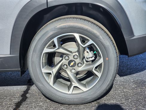 New 2026 Chevrolet Trax LT w/ Driver Confidence Package FWD image 9