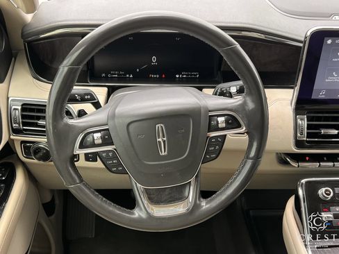 Used 2018 Lincoln Navigator Reserve AWD/4WD image 11