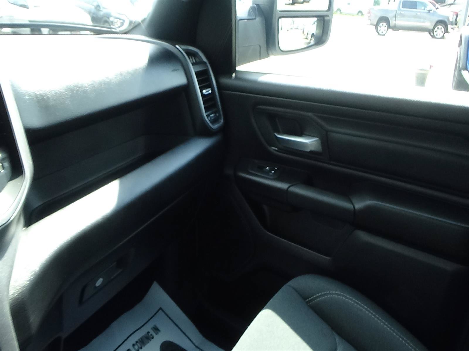 Used 2025 RAM 1500 Tradesman w/ Night Edition AWD/4WD image 28
