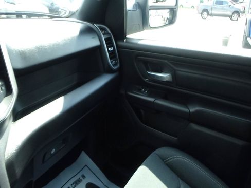Certified 2025 RAM 1500 Tradesman w/ Night Edition AWD/4WD image 28