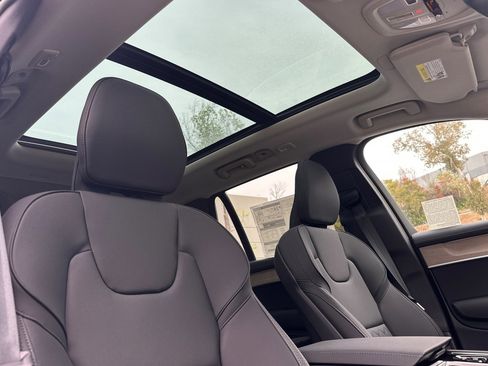 New 2026 Volvo XC90 B5 Core image 15