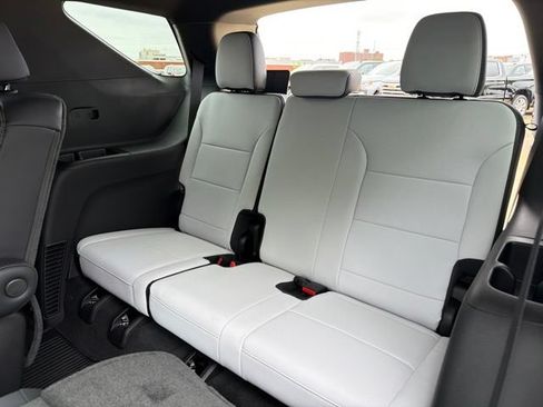 New 2026 Chevrolet Traverse High Country w/ LPO, Floor Liner Package AWD/4WD image 13
