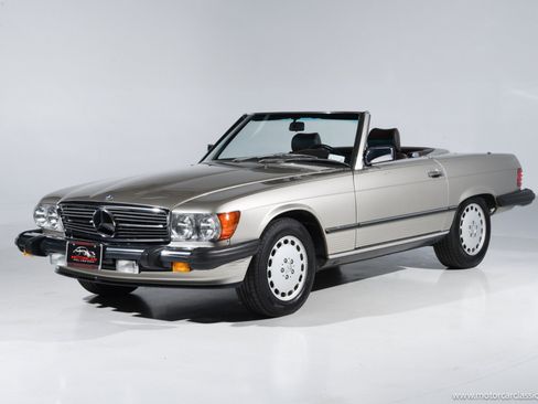 Used 1988 Mercedes-Benz 560 SL image 5
