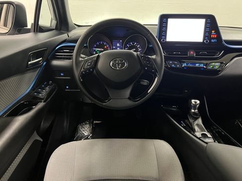 Used 2019 Toyota C-HR XLE FWD image 16