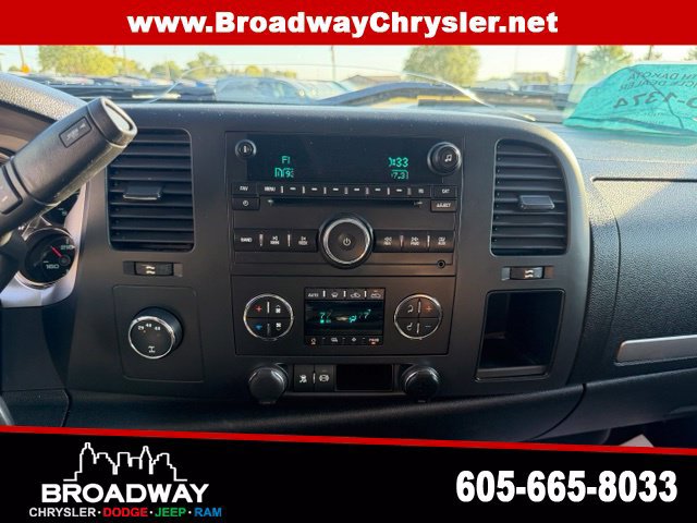 Used 2011 Chevrolet Silverado 2500 LT w/ Interior Plus Package AWD/4WD image 18