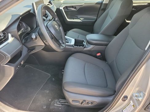 Used 2024 Toyota RAV4 XLE FWD image 5