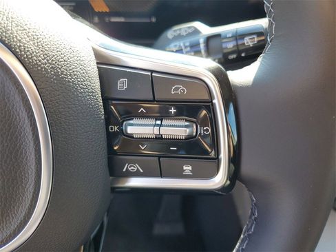 New 2026 Kia Carnival EX image 12