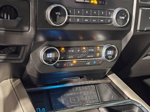 Used 2021 Ford Expedition Limited RWD image 31