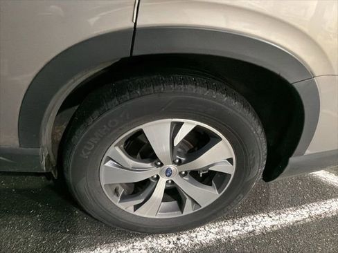 Used 2019 Subaru Ascent Premium w/ Popular Package #3 image 16