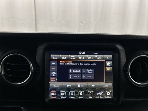 Used 2021 Jeep Wrangler Unlimited Sahara w/ Cold Weather Group AWD/4WD image 15