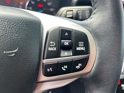 Used 2023 Ford Explorer XLT AWD/4WD image 26