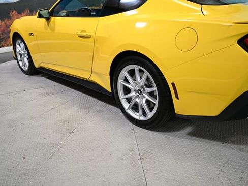 Used 2024 Ford Mustang GT Premium image 7