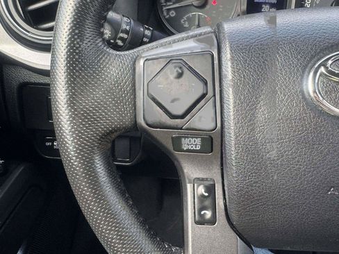 Used 2022 Toyota Tacoma TRD Off-Road w/ Technology Package AWD/4WD image 29