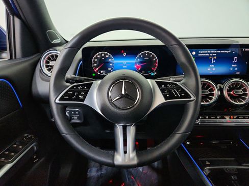 Certified 2024 Mercedes-Benz GLB 250 4MATIC image 17