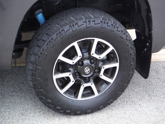 Used 2017 Toyota Tundra SR5 w/ TRD Off Road Package AWD/4WD image 7