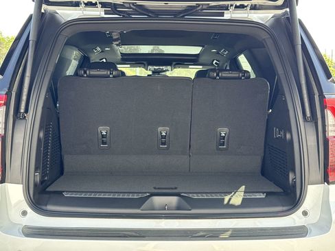 Used 2026 GMC Yukon Denali w/ Sun & Power Step Package AWD/4WD image 33