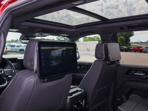 New 2026 GMC Yukon Elevation w/ Elevation Premium Package AWD/4WD image 13