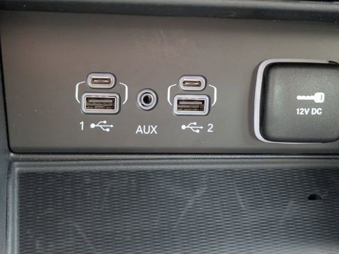 Used 2025 Jeep Grand Cherokee L Overland w/ Luxury Tech Group IV image 26