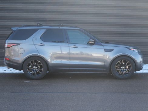 Used 2018 Land Rover Discovery HSE image 27