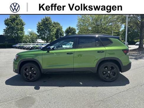 New 2026 Volkswagen Taos SE AWD/4WD image 2