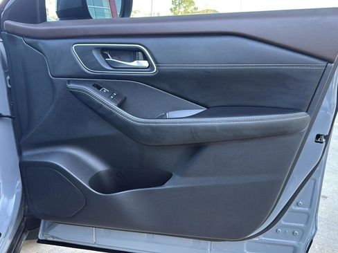 Used 2023 Nissan Rogue Platinum image 34