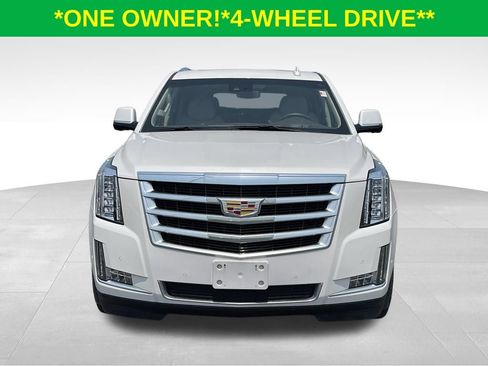 Used 2017 Cadillac Escalade ESV Luxury AWD/4WD image 2