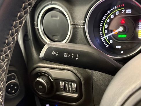 Used 2022 Jeep Wrangler Unlimited Sahara image 20