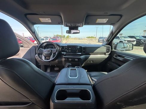 Used 2022 GMC Sierra 1500 SLT RWD image 9
