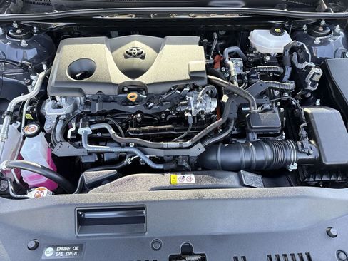 Used 2025 Toyota Camry SE FWD image 32
