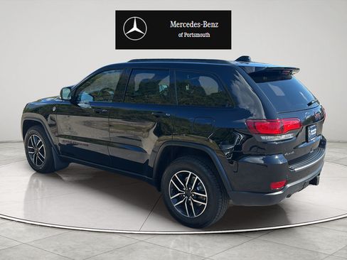 Used 2020 Jeep Grand Cherokee Trailhawk w/ Premium Lighting Group AWD/4WD image 3