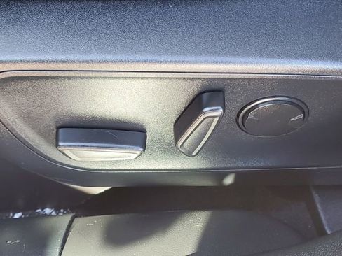 Used 2024 Ford Escape Platinum image 7