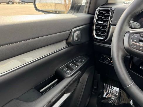 Used 2024 Ford Ranger Lariat w/ FX4 Off-Road Package image 30
