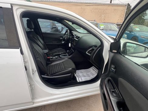 Used 2014 Dodge Avenger R/T w/ Sun/Sound Group FWD image 11