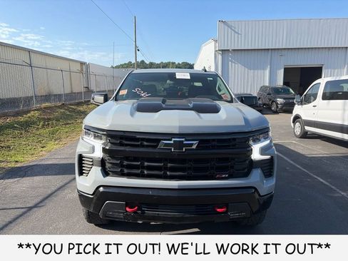 Used 2024 Chevrolet Silverado 1500 LT Trail Boss w/ Convenience Package II AWD/4WD image 2