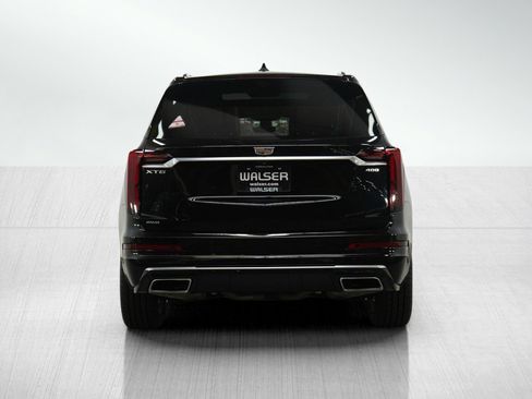 Used 2021 Cadillac XT6 Premium Luxury image 4