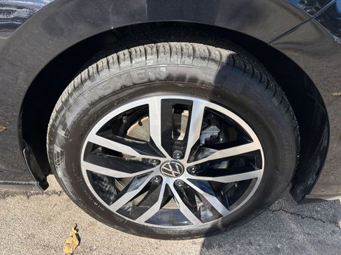 Used 2025 Volkswagen Jetta SE image 30