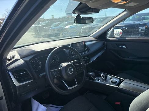 Used 2021 Nissan Rogue SV image 10